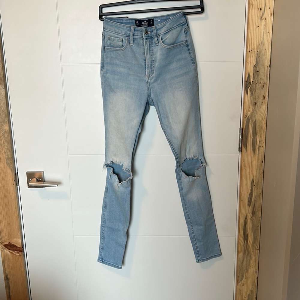 Hollister Curvy High-Rise Super Skinny Ripped Jeans Size 0R